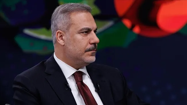 son-dakika-bakan-fidandan-sdgye-kritik-uyari-silahla-karsilik-bulursun-1765662490802.jpg SON DAKİKA | Bakan Fidan'dan SDG'ye kritik uyarı: Silahla karşılık bulursun