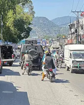Pakistan’da sokaklar karıştı: 15 ölü