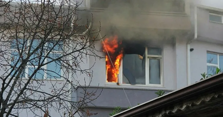 Alevler evin pencerelerinden yükseldi