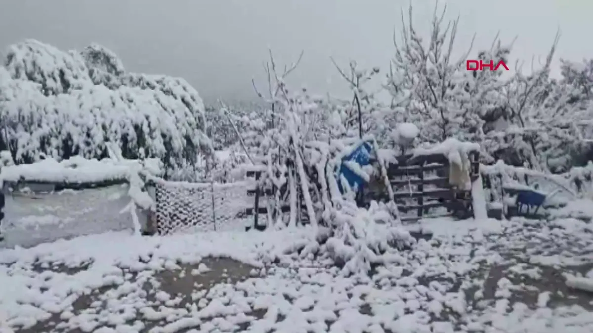 Burdur’un yüksek kesimlerinde kar etkili oldu | Video videosunu izle Burdur’un yüksek kesimlerinde kar etkili oldu | Video videosunu izle