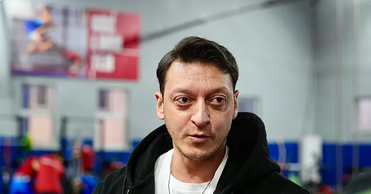Mesut Özil: İnşallah Fenerbahçe şampiyon olur