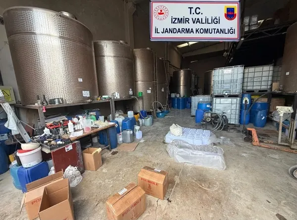 yilbasi-oncesi-kacak-alkol-baskini-1-gozalti-1793109862267.jpeg