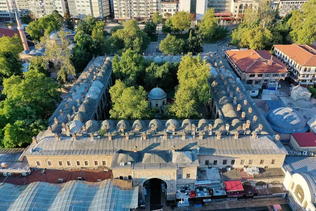 kultur-sanat-ve-gastronominin-kalbi-bursa-kultur-yolunda-atiyor-konserler-sergiler-lezzet-noktalari-ve-soylesi-1782552054059.jpg