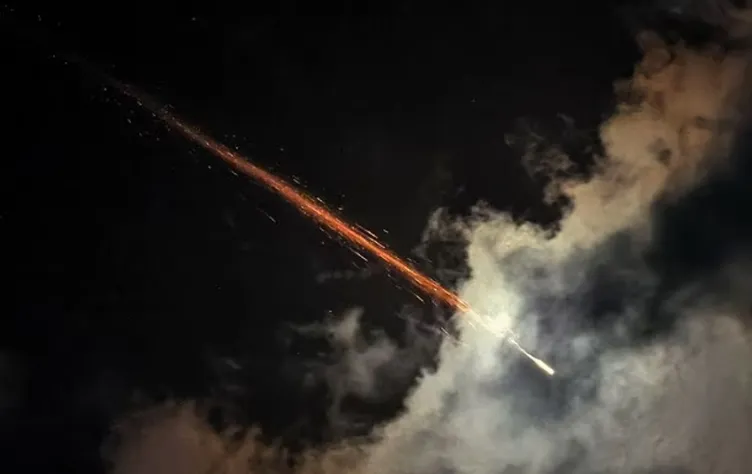 İran’ın vurduğu hava üssünde ağır hasar! İsrail o görüntüleri yayınladı: Hangarlar paramparça oldu!