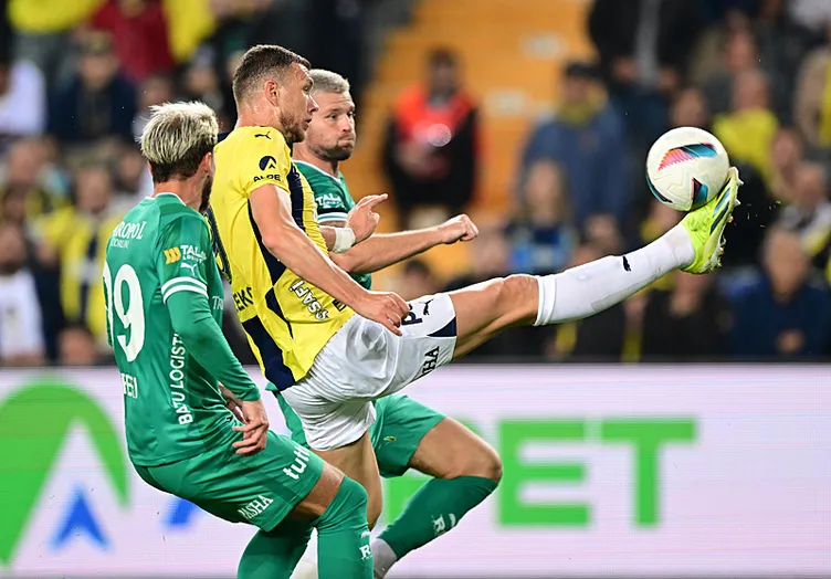 SON DAKİKA FENERBAHÇE HABERİ: Ahmet Çakar, Amrabat’ın penaltı pozisyonuna son noktayı koydu! İki önemli hatası...