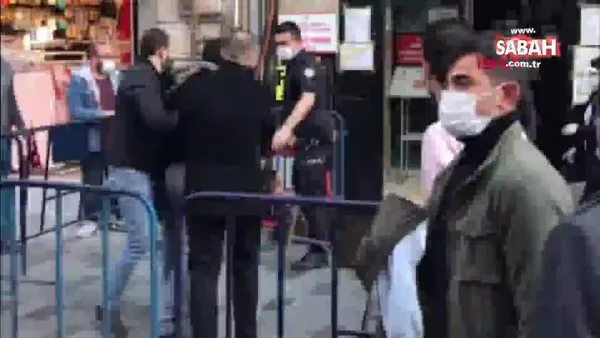 Son dakika! İstanbul İstiklal Caddesi'ndeki tekme tokat sosyal mesafe kavgası kamerada | Video