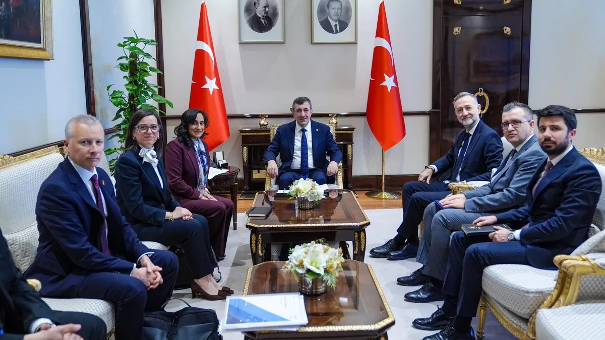 Cevdet Yılmaz, Kanada Dışişleri Bakanı Anand’ı kabul etti Cevdet Yılmaz, Kanada Dışişleri Bakanı Anand’ı kabul etti