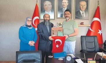 Ozan İlo’dan imza etkinliği