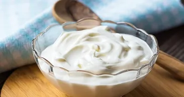 Kırışıklıklara yoğurtlu önlem