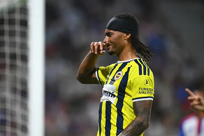 son-dakika-haberi-fenerbahce-sampiyonlar-liginde-kanarya-fransada-lyonu-devirdi-1787778426651.jpeg