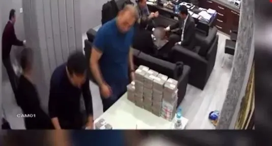 son-dakika-chpdeki-kirli-para-skandalinda-fatih-keles-ozgur-nas-ve-can-poyrazin-ifadeleri-ortaya-cikti-1710515668904.jpg SON DAKİKA | Türkiye bu skandallar zincirini konuşuyor! Para Ekrem İmamoğlu'nun en yakınından: O detay ilk kez ortaya çıktı