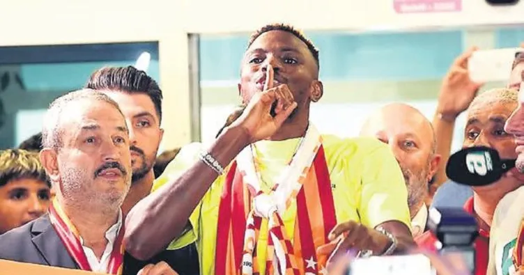 Maskeli kral taraftarına kavuşacak