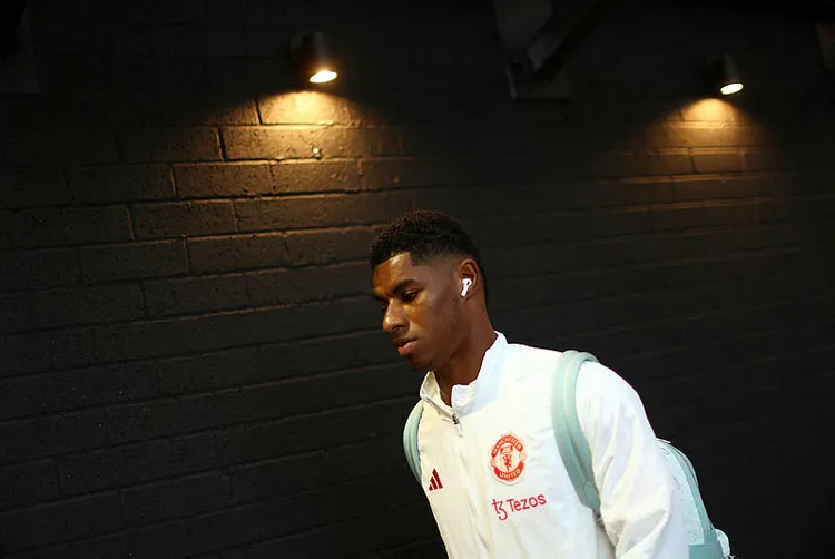 manchester-unitedda-sok-marcus-rashford-kaza-gecirdi-1695556952009.jpg