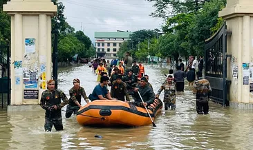Hindistan’da şiddetli yağışlar can aldı: Ordu sahaya indi