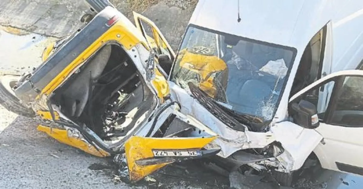 Izmir De Trafik Kazasi 6 Yarali Egeli Sabah Haberleri