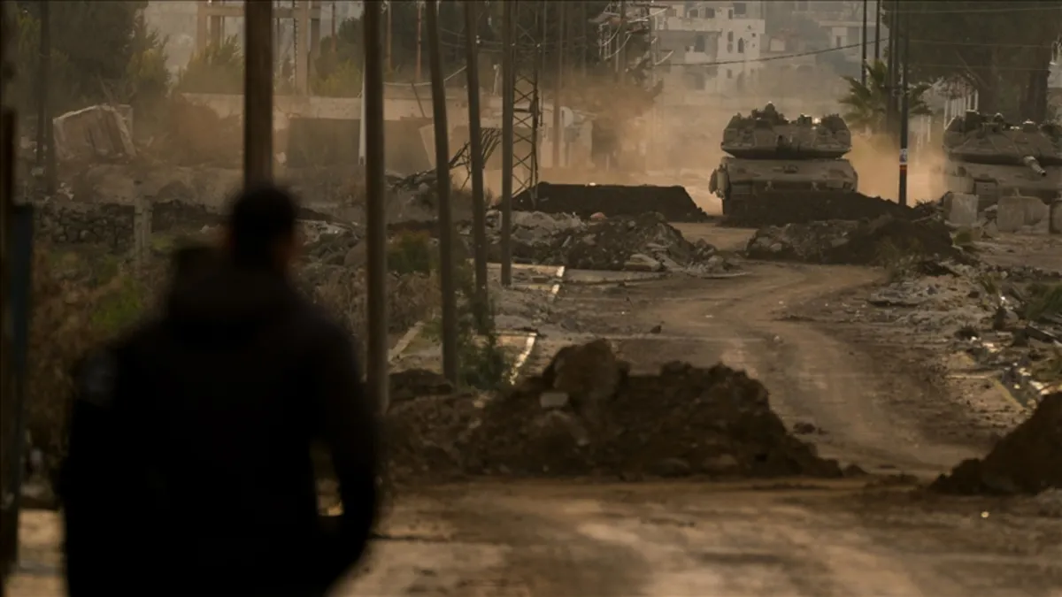 İsrail ordusu, Suriye’nin Dera kırsalına topçu saldırısı düzenledi İsrail ordusu, Suriye’nin Dera kırsalına topçu saldırısı düzenledi