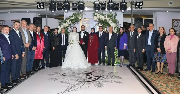 Bakan Kirişçi, Milletvekili Doğru’nun kızının düğününe katıldı