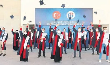 GAÜN Suriye’de ilk mezunlarını verdi