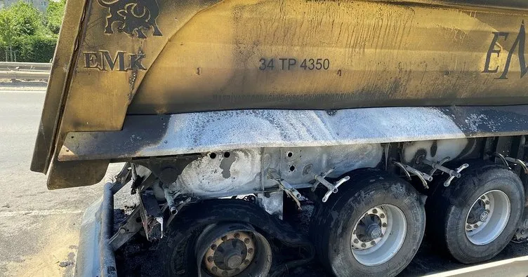 Çekmeköy’de yol üzerinde bir hafriyat kamyonunun yandığı iddia edildi!