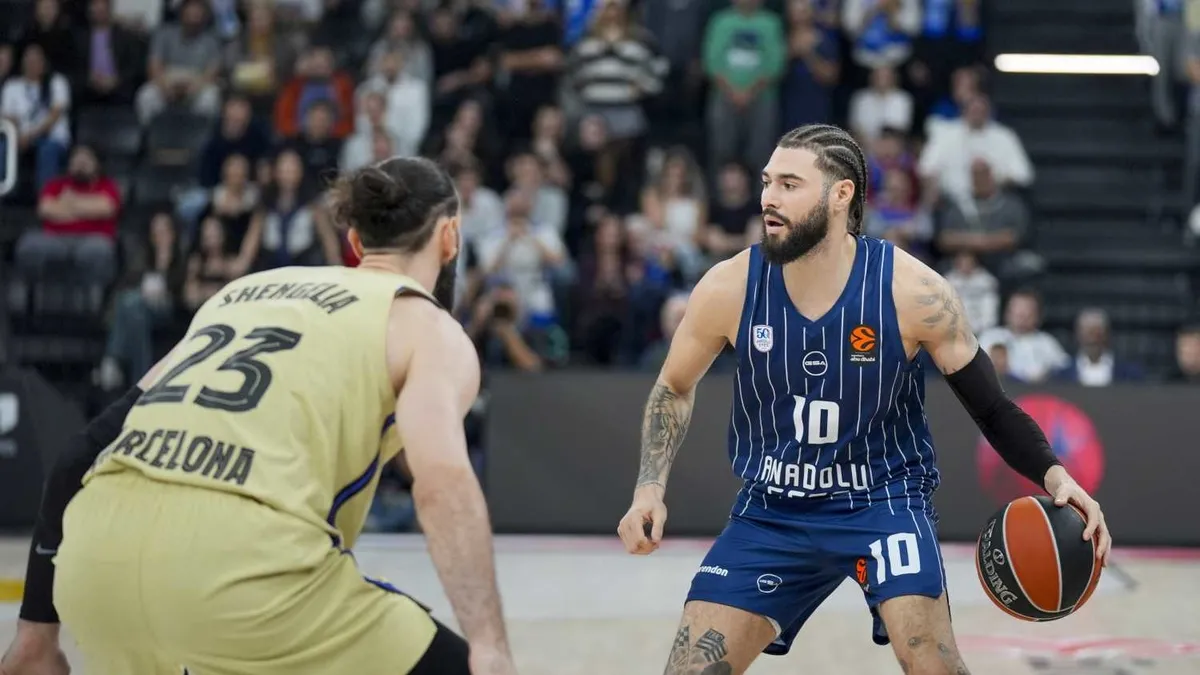 Anadolu Efes’te Isaia Cordinier ameliyat edildi! Anadolu Efes’te Isaia Cordinier ameliyat edildi!