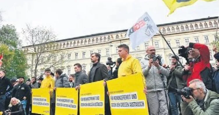 Viyana’da ırkçıların gösterisine protesto