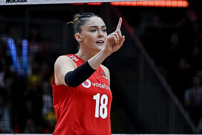 a-milli-voleybol-takimimiz-altin-madalya-icin-sahaya-cikiyor-1757226739045.jpeg
