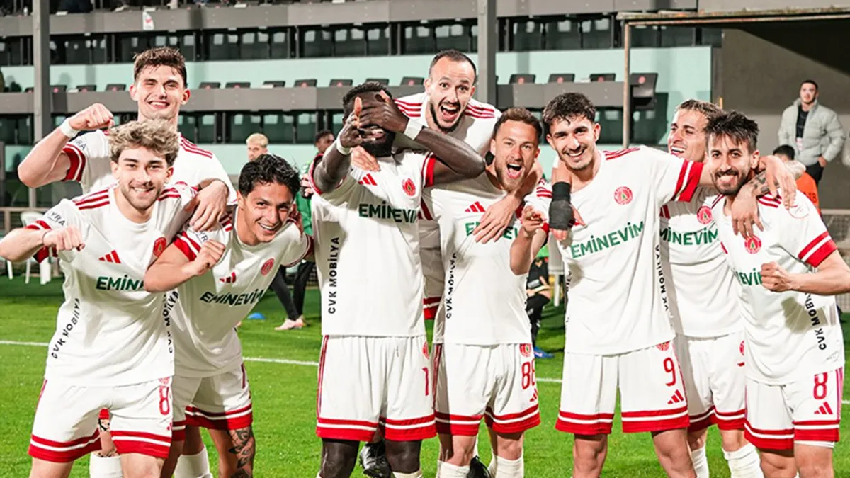 Ümraniyespor, Sakaryaspor engelini 2 golle geçti! Ümraniyespor, Sakaryaspor engelini 2 golle geçti!