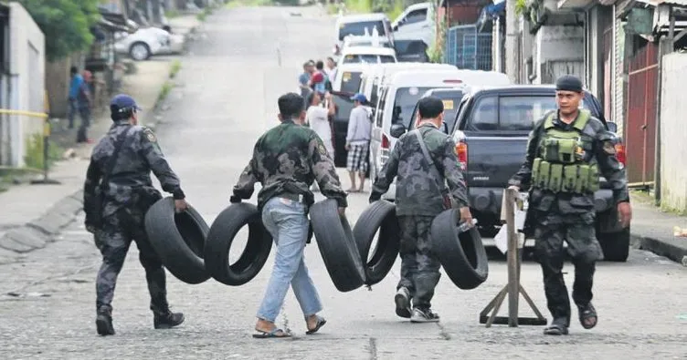 Filipinler’de DEAŞ’tan kaçış sürüyor