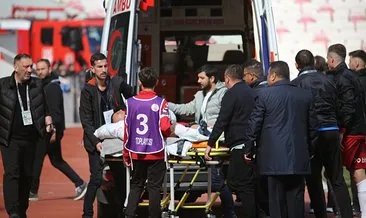 Sivassporlu Bartuğ Elmaz, ambulansla hastaneye kaldırıldı