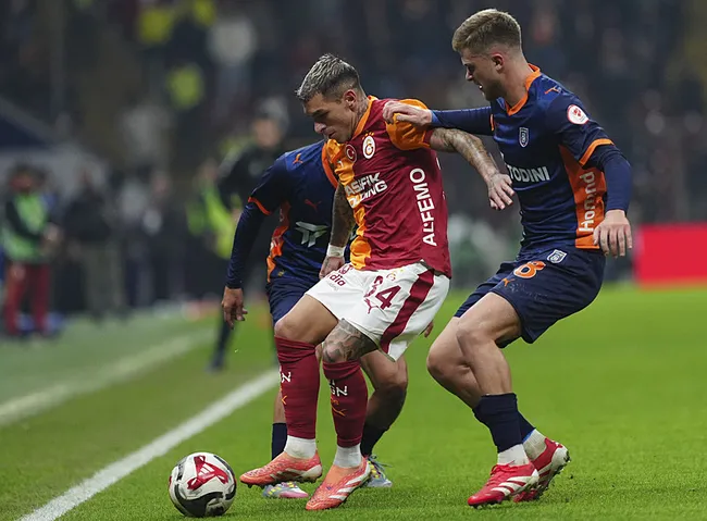 galatasaray-super-ligde-kasimpasayi-konuk-edecek-1766211962648.jpg