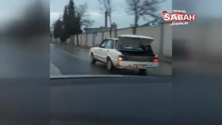 Otomobil bagajında tehlikeli yolculuk kamerada