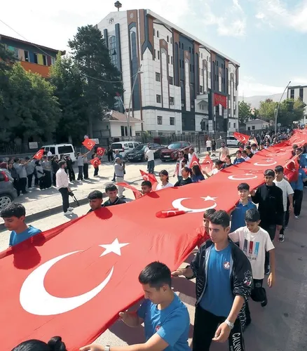 bizi-ayakta-tutan-vatan-aski-1789758842032.jpeg