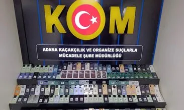 Yolcu otobüsünün motorundan kaçak telefonu çıktı #adana
