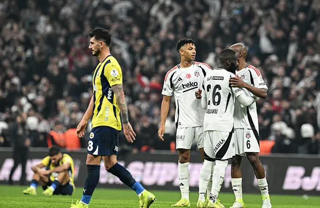 kucuk-besiktas-taraftari-derbi-sonrasi-yine-gundem-oldu-allaha-sukur-feneri-yendik-1733601877083.jpeg