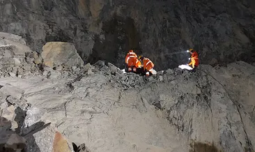 Hindistan’da taş ocağı yerle bir oldu: Enkaz altında kalanlar var