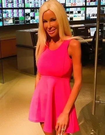 Barbie gibi olmak için akılalmaz yöntemlere başvurdu!