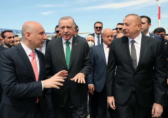 son-dakika-rize-artvin-havalimani-acildi-baskan-erdogan-bu-mucadeleyi-basariya-ulastiracagiz-1652533551204.jpg