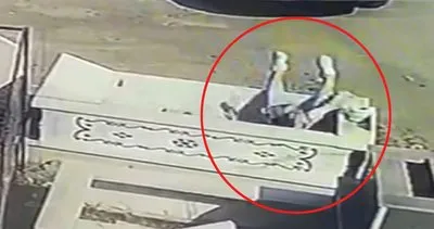 Samsun’da telefonla konuşan kadının bir anda kendisini mezarın içinde bulduğu şoke eden anlar kamerada | Video