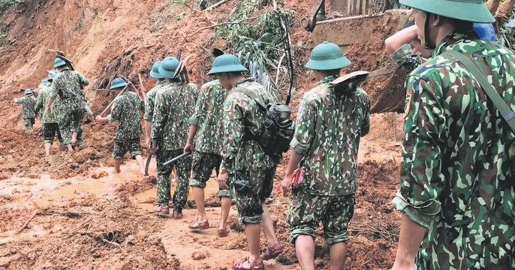 Vietnam’da 22 askerin cesedine ulaşıldı
