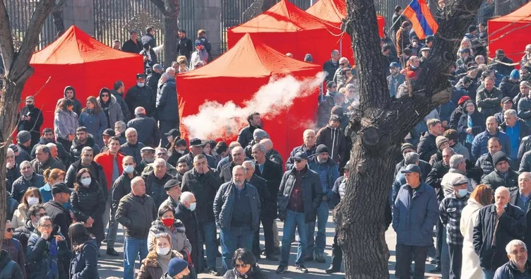 Erivan’daki Paşinyan gerilimi sürüyor