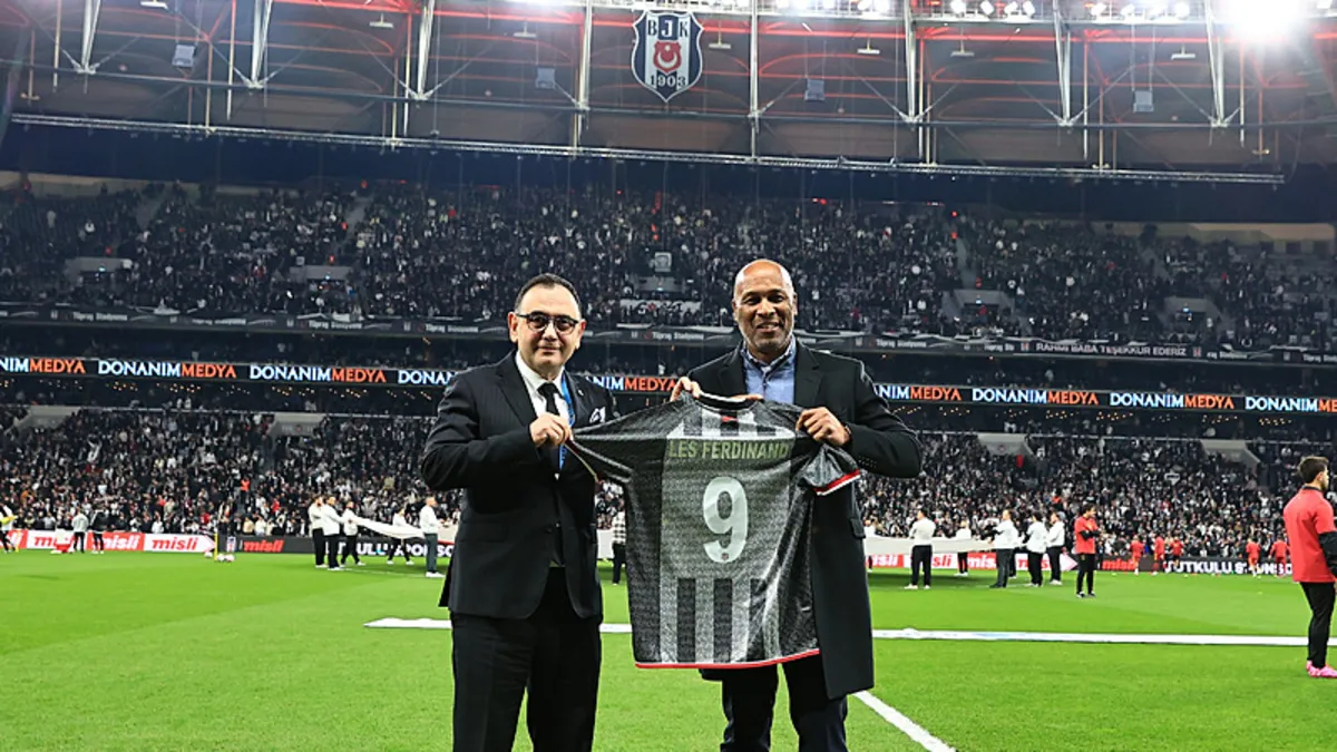 Les Ferdinand'dan Beşiktaş taraftarına övgü