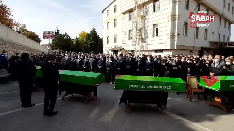 İzmir depreminde hayatını kaybeden babaanne ve 4 torunu son yolculuğuna uğurlandı | Video