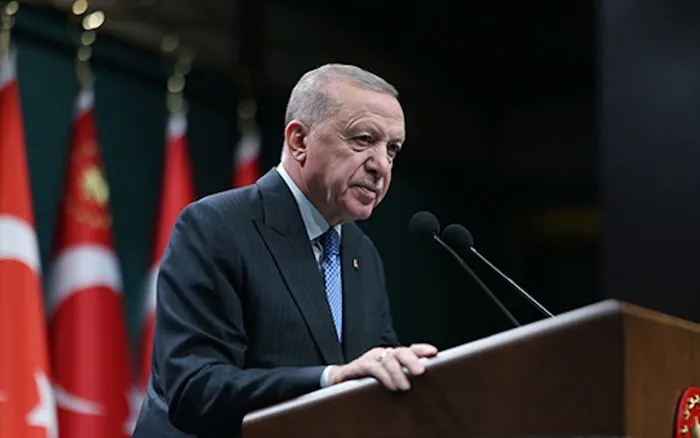 son-dakika-baskan-erdogan-kabineyi-topluyor-iste-masadaki-ana-gundem-maddeleri-1765776242552.jpg SON DAKİKA | Başkan Erdoğan kabineyi topluyor! İşte masadaki ana gündem maddeleri