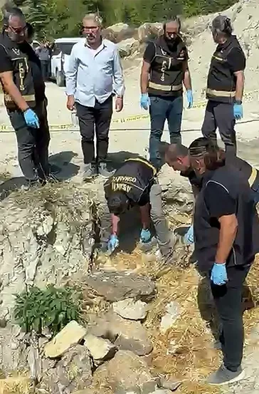 Bilezikleri satıp otomobil aldı