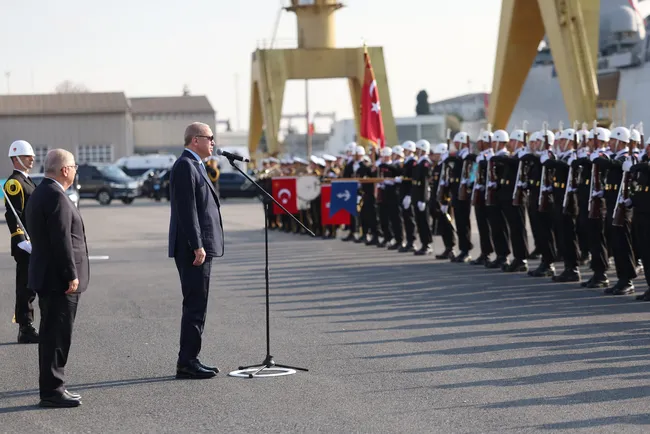 baskan-erdogan-bugun-turk-donanmasinin-gurur-gunu-1766240683481.jpg