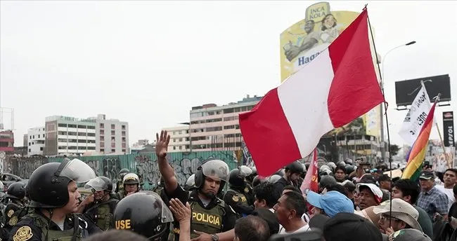 Peru'daki protestolarda hayatını kaybedenlerin sayısın artıyor!