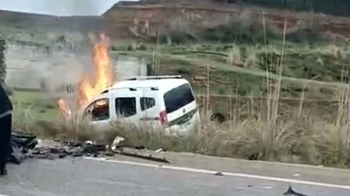 Gaziantep'te feci kaza! İki araç kafa kafaya çarpıştı: 2 ölü!