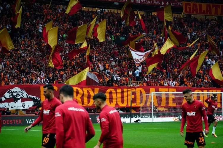 Son dakika transfer haberi: Beşiktaş istedi Galatasaray bitiriyor! Dünya devinden yıldız geliyor...