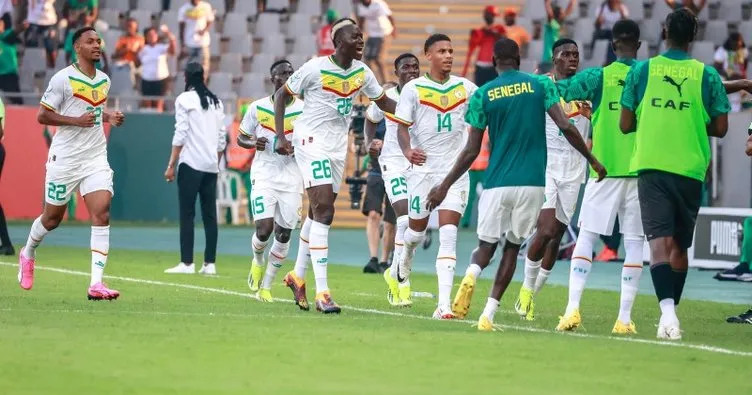 Afrika Uluslar Kupası’nda Senegal, Kamerun’u rahat geçti