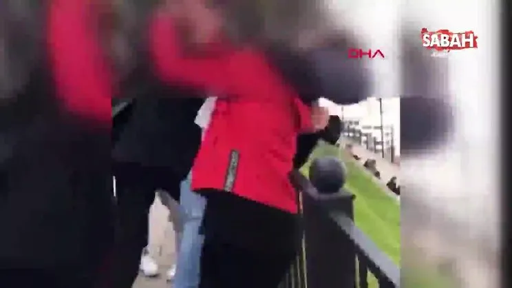 Liseli gençler kavga etti. Kızlar, 'Vurun, yapıştırın' diyerek seslendi | Video